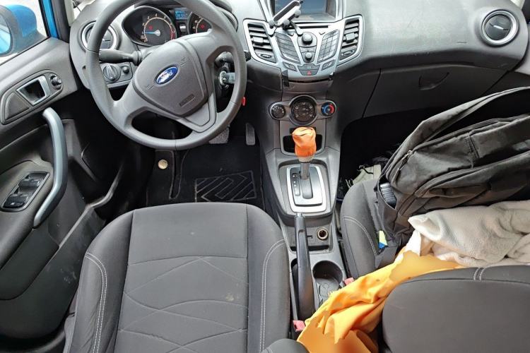 Used Ford Fiesta 2013 Hatchback 1.5L Automatic Fashion Edition Center Console