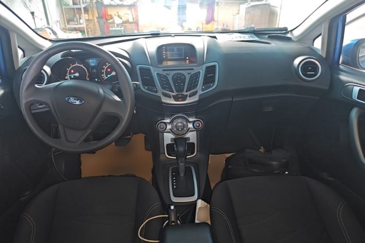 Used Ford Fiesta 2013 Hatchback 1.5L Automatic Fashion Edition Center Console