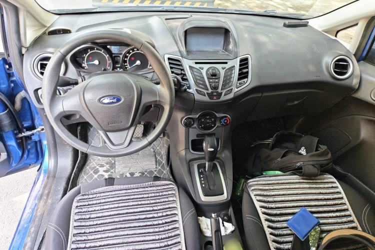 Used Ford Fiesta 2013 Hatchback 1.5L Automatic Fashion Edition Center Console