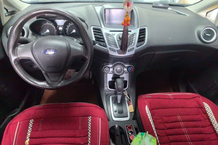 Used Ford Fiesta 2013 Hatchback 1.5L Automatic Fashion Edition Center Console