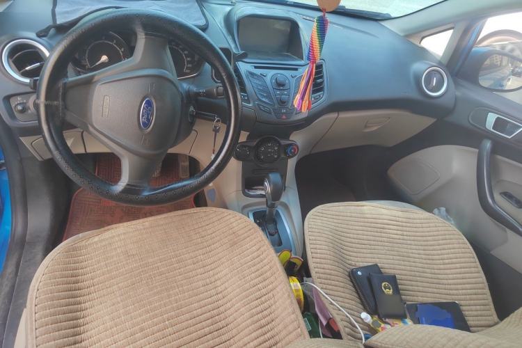 Used Ford Fiesta 2013 Sedan 1.5L Automatic Fashion Edition Center Console