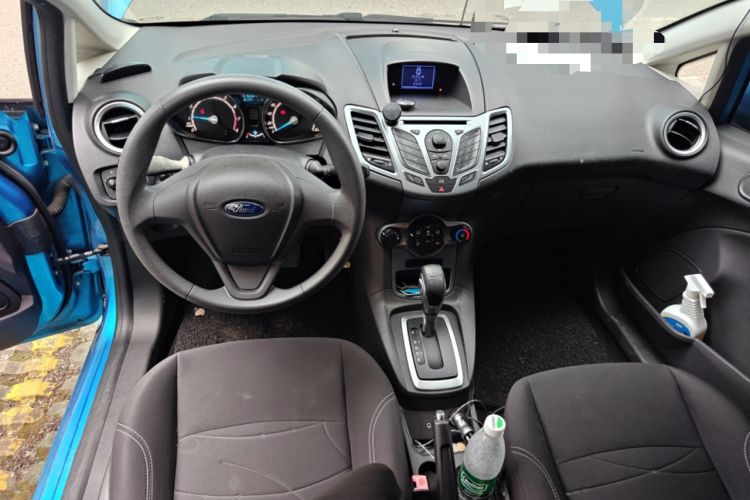 Used Ford Fiesta 2013 Hatchback 1.5L Automatic Fashion Edition Center Console