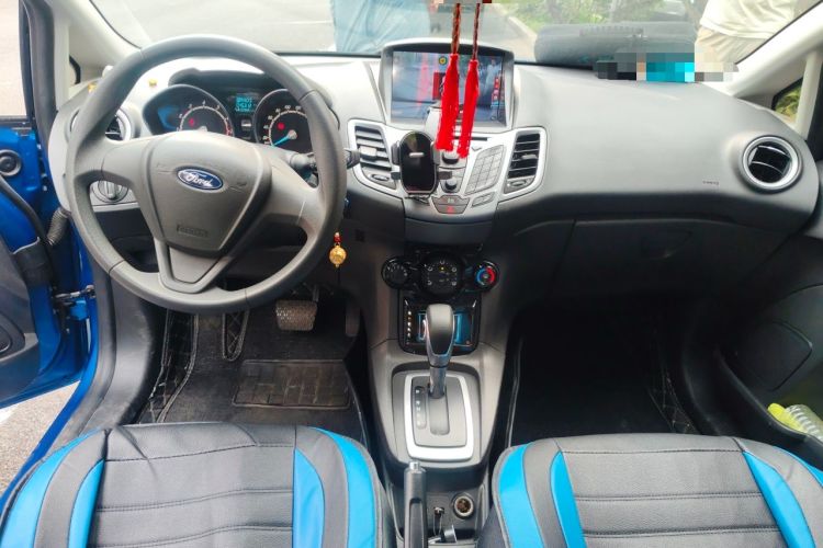 Used Ford Fiesta 2013 Hatchback 1.5L Automatic Fashion Edition Center Console