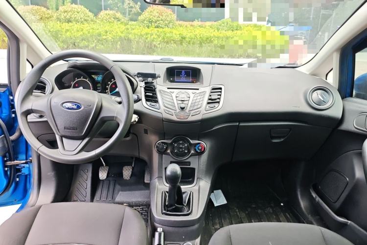Used Ford Fiesta 2013 Sedan 1.5L Manual Fashion Edition Center Console