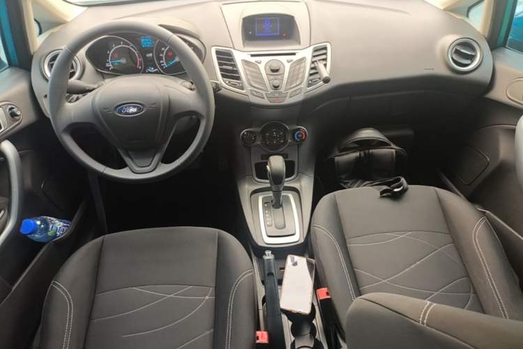 Used Ford Fiesta 2013 Hatchback 1.5L Automatic Fashion Edition Center Console