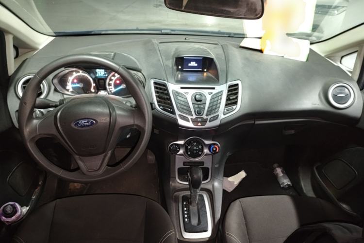 Used Ford Fiesta 2013 Hatchback 1.5L Automatic Fashion Edition Center Console