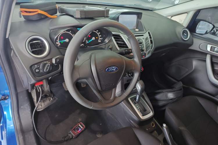 Used Ford Fiesta 2013 Hatchback 1.5L Automatic Fashion Edition Center Console