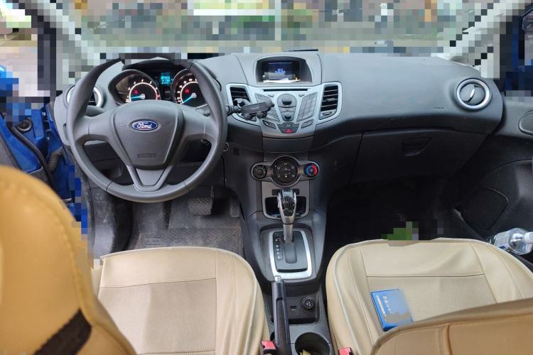 Used Ford Fiesta 2013 Hatchback 1.5L Automatic Fashion Edition Center Console