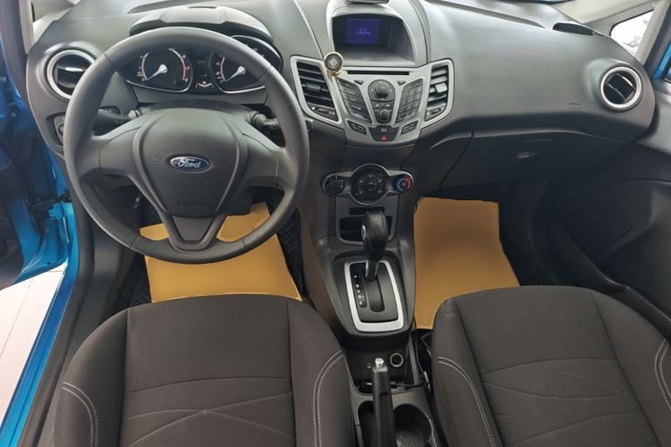 Used Ford Fiesta 2013 Hatchback 1.5L Automatic Fashion Edition Center Console
