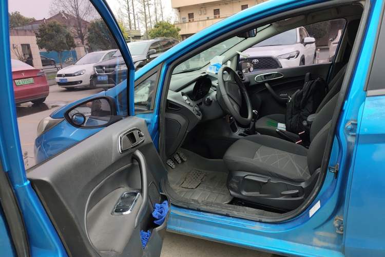 Used Ford Fiesta 2013 Hatchback 1.5L Manual Fashion Edition Driver Seat
