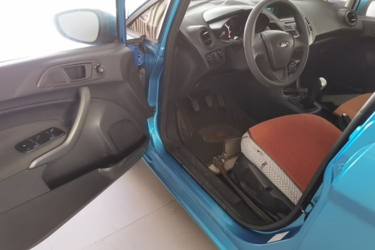 Used Ford Fiesta 2013 Sedan 1.5L Manual Fashion Edition Driver Seat