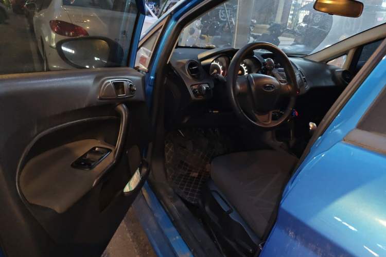Used Ford Fiesta 2013 Hatchback 1.5L Manual Fashion Edition Driver Seat