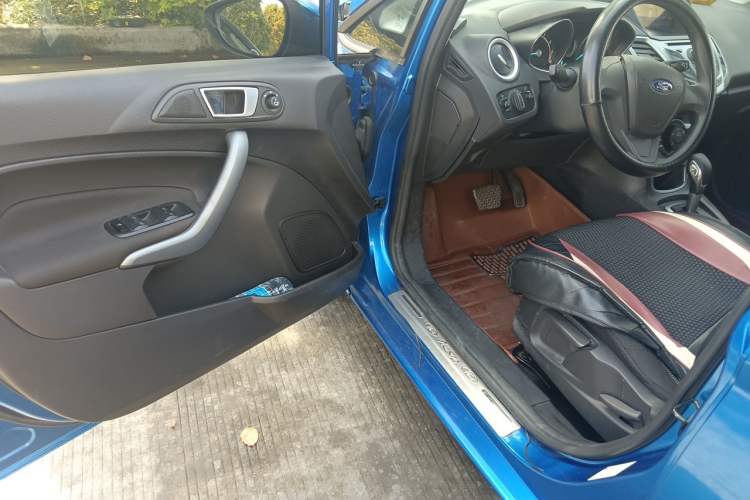 Used Ford Fiesta 2013 Hatchback 1.5L Automatic Fashion Edition Driver Seat