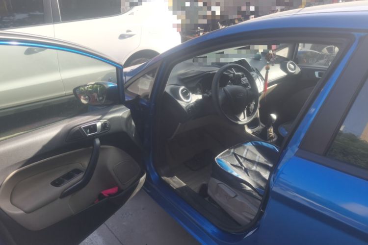 Used Ford Fiesta 2013 Sedan 1.5L Manual Fashion Edition Driver Seat