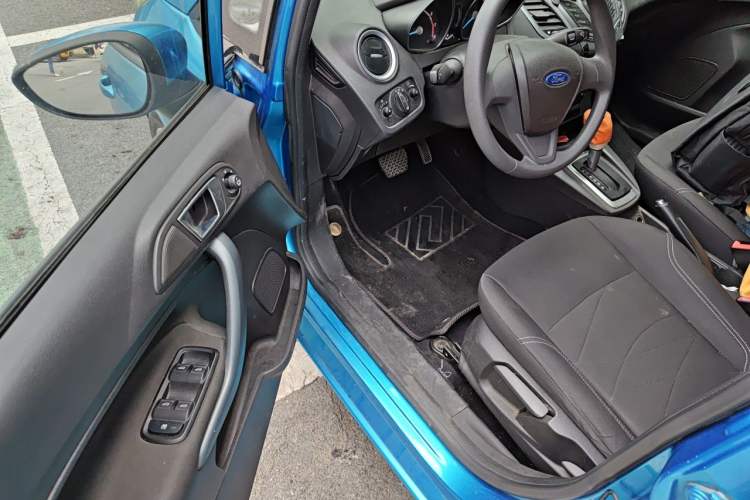 Used Ford Fiesta 2013 Hatchback 1.5L Automatic Fashion Edition Driver Seat