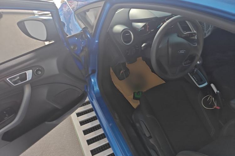 Used Ford Fiesta 2013 Hatchback 1.5L Automatic Fashion Edition Driver Seat