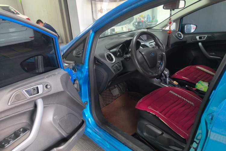 Used Ford Fiesta 2013 Hatchback 1.5L Automatic Fashion Edition Driver Seat