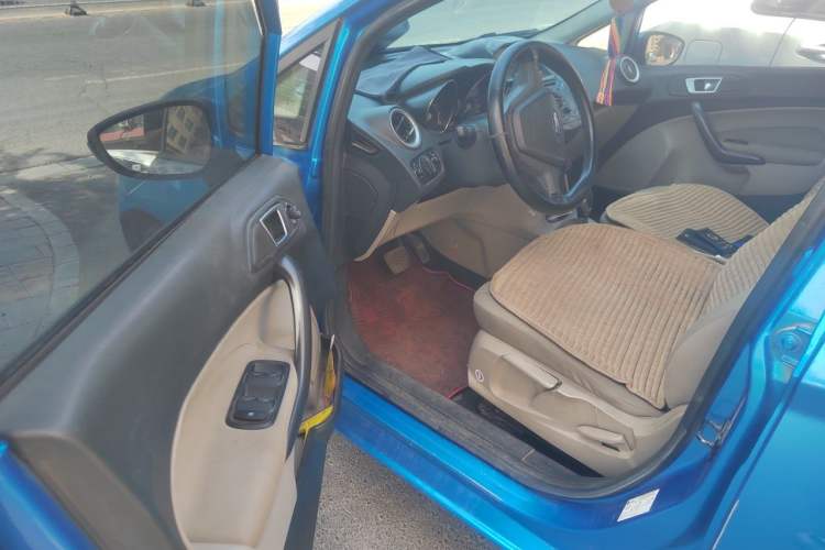 Used Ford Fiesta 2013 Sedan 1.5L Automatic Fashion Edition Driver Seat