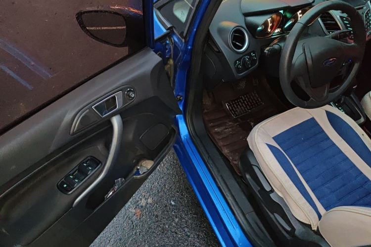 Used Ford Fiesta 2013 Hatchback 1.5L Automatic Fashion Edition Driver Seat