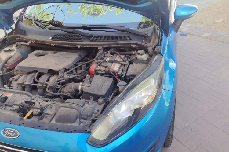 Used Ford Fiesta 2013 Sedan 1.5L Manual Fashion Edition Engine Bay Left