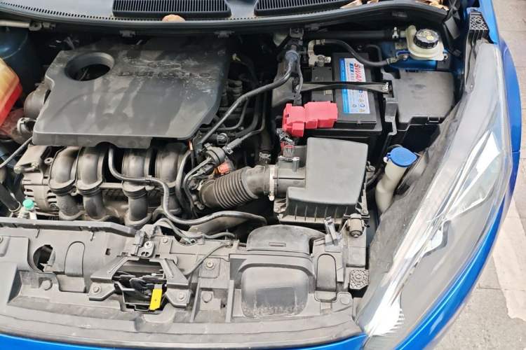Used Ford Fiesta 2013 Sedan 1.5L Manual Fashion Edition Engine Bay Left