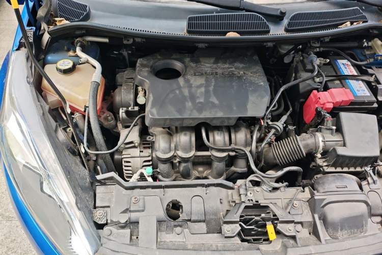 Used Ford Fiesta 2013 Sedan 1.5L Manual Fashion Edition Engine Bay Right