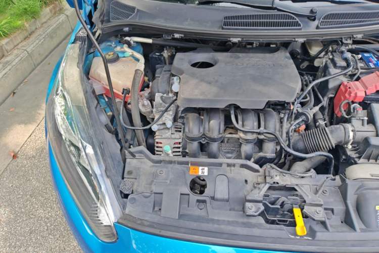 Used Ford Fiesta 2013 Sedan 1.5L Manual Fashion Edition Engine Bay Right