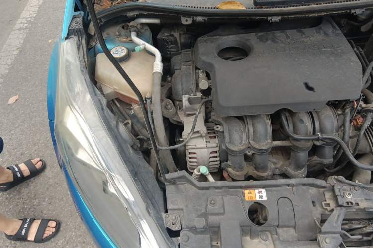 Used Ford Fiesta 2013 Sedan 1.5L Manual Fashion Edition Engine Bay Right