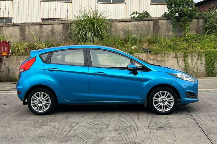 Used Ford Fiesta 2013 Hatchback 1.5L Automatic Fashion Edition Exterior 2