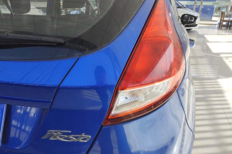 Used Ford Fiesta 2013 Hatchback 1.5L Manual Fashion Edition Exterior 2