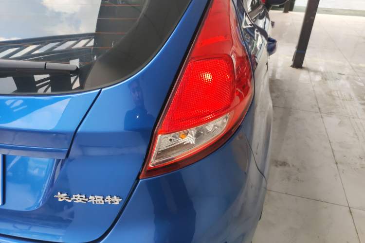 Used Ford Fiesta 2013 Hatchback 1.5L Automatic Fashion Edition Exterior 3