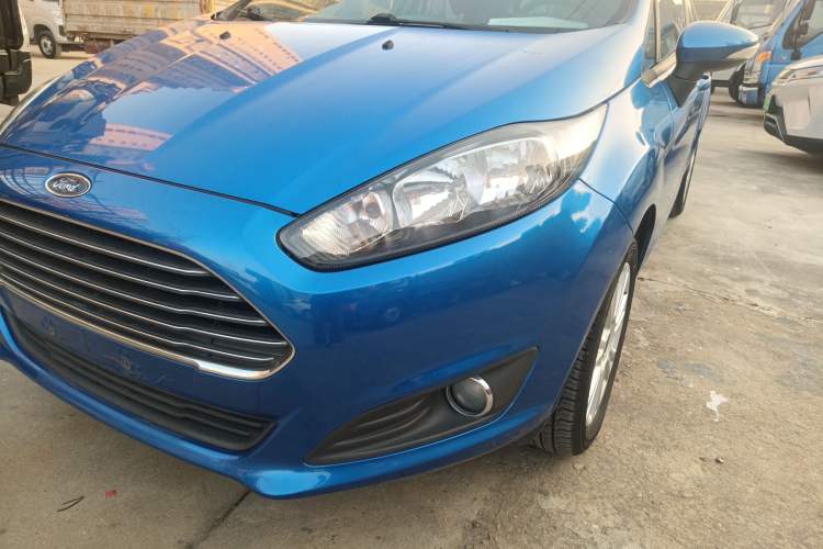 Used Ford Fiesta 2013 Hatchback 1.5L Automatic Fashion Edition Exterior 4