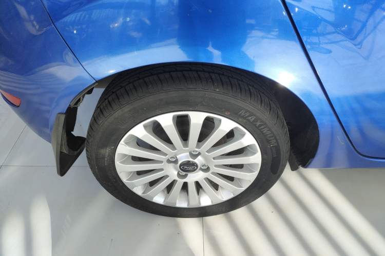 Used Ford Fiesta 2013 Hatchback 1.5L Manual Fashion Edition Exterior 4