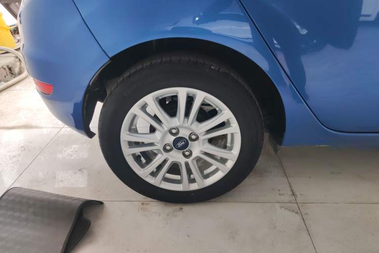 Used Ford Fiesta 2013 Hatchback 1.5L Automatic Fashion Edition Exterior 5