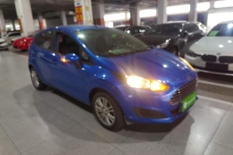 Used Ford Fiesta 2013 Hatchback 1.5L Manual Fashion Edition Front Right 45 Deg
