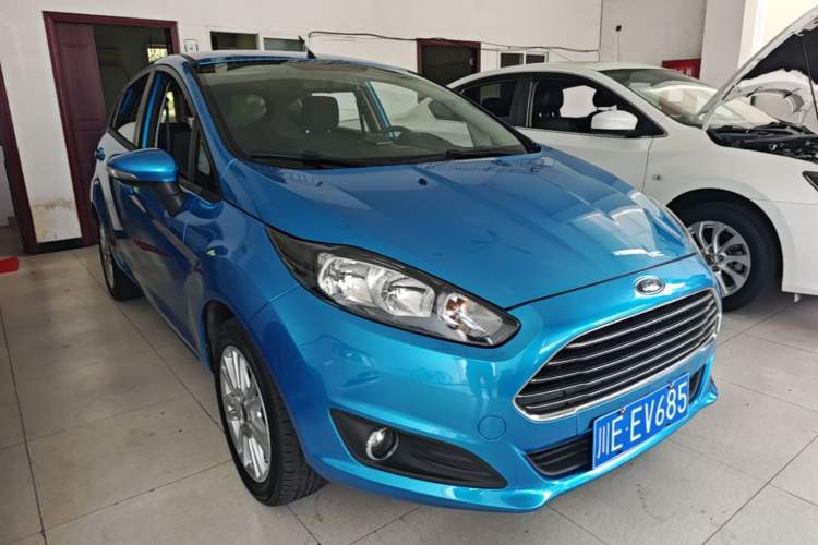 Used Ford Fiesta 2013 Hatchback 1.5L Automatic Fashion Edition Front Right 45 Deg