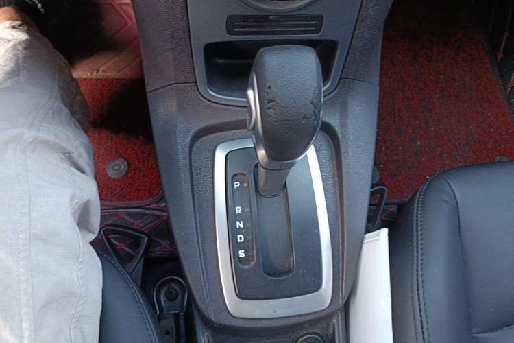 Used Ford Fiesta 2013 Hatchback 1.5L Automatic Fashion Edition Gear Lever