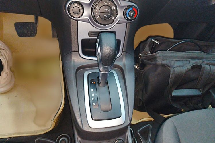 Used Ford Fiesta 2013 Hatchback 1.5L Automatic Fashion Edition Gear Lever