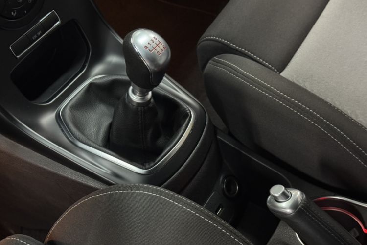 Used Ford Fiesta 2013 1.6T ST Gear Lever