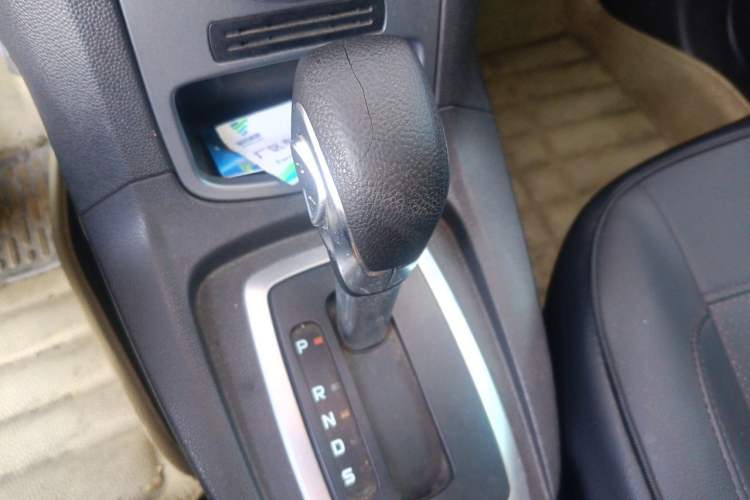 Used Ford Fiesta 2013 Hatchback 1.5L Automatic Fashion Edition Gear Lever