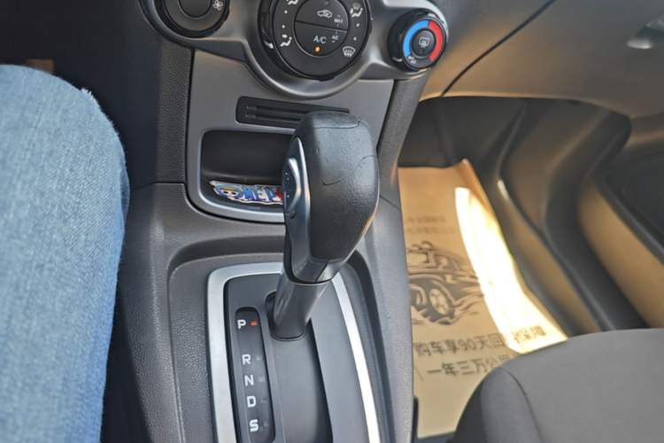 Used Ford Fiesta 2013 Hatchback 1.5L Automatic Fashion Edition Gear Lever