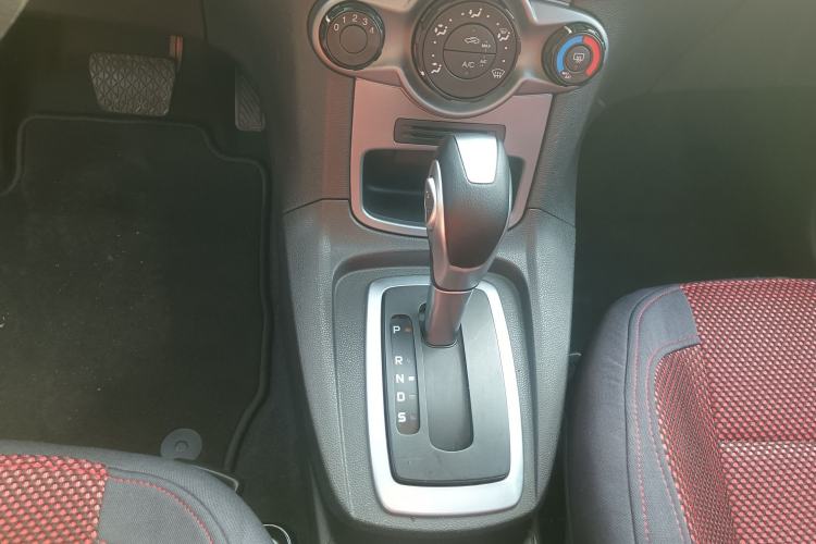 Used Ford Fiesta 2013 Hatchback 1.5L Automatic Fashion Edition Gear Lever