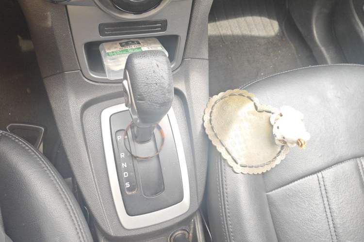 Used Ford Fiesta 2013 Hatchback 1.5L Automatic Fashion Edition Gear Lever