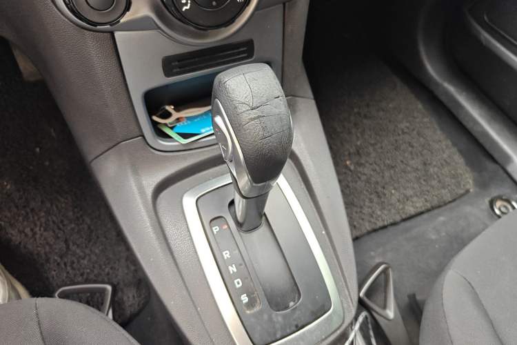 Used Ford Fiesta 2013 Hatchback 1.5L Automatic Fashion Edition Gear Lever
