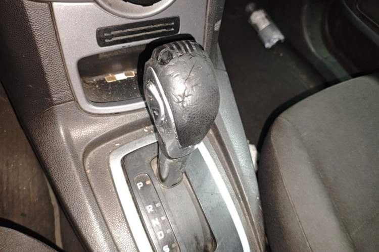 Used Ford Fiesta 2013 Hatchback 1.5L Automatic Fashion Edition Gear Lever