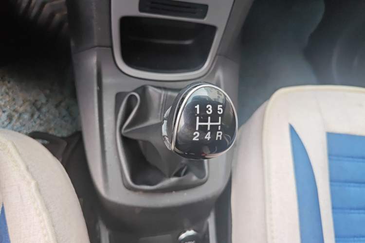 Used Ford Fiesta 2013 Hatchback 1.5L Manual Fashion Edition Gear Lever