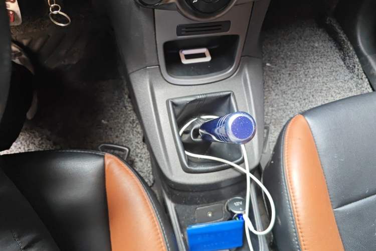 Used Ford Fiesta 2013 Hatchback 1.5L Manual Fashion Edition Gear Lever