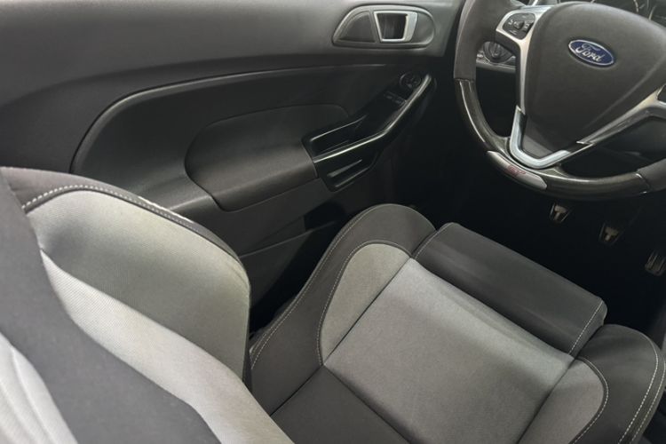 Used Ford Fiesta 2013 1.6T ST Interior 2