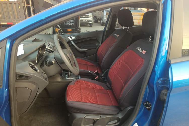 Used Ford Fiesta 2013 Hatchback 1.5L Automatic Fashion Edition Interior 2