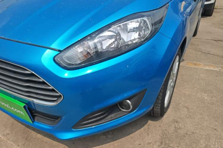 Used Ford Fiesta 2013 Hatchback 1.5L Automatic Fashion Edition Left Front Headlight